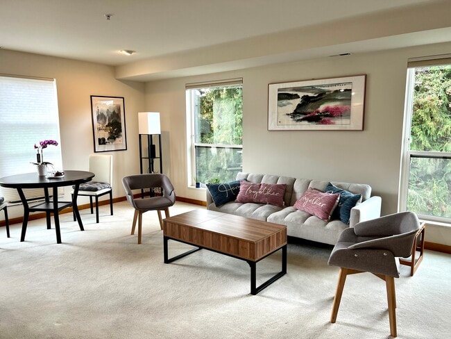 Great Room - 504 Holly Dr