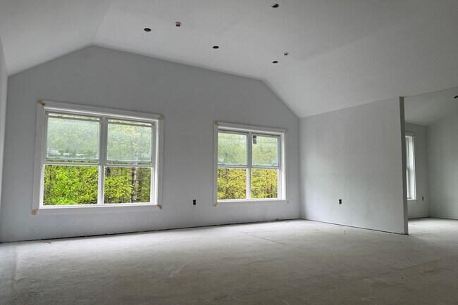 Building Photo - 251 Sladen St