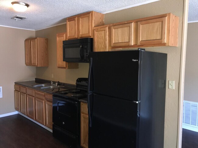 Building Photo - 201 State St