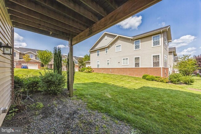 Building Photo - 105 Elton Farm Cir