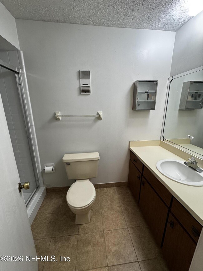 Building Photo - 12 Gln Fls Dr