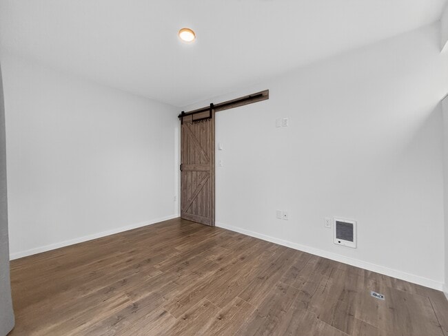 Building Photo - 2013 15th Ave S