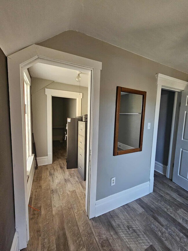 Building Photo - 93 N Rose Blvd