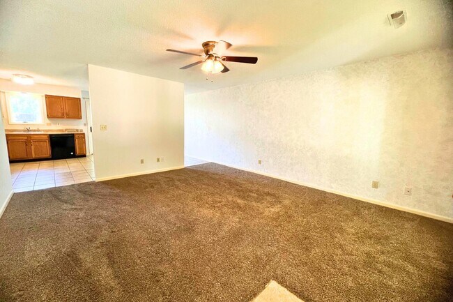 Building Photo - 2509 Hollyhock Dr