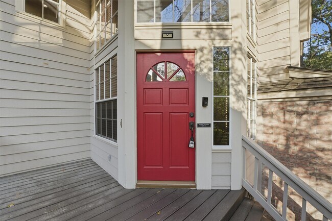 Building Photo - 56 Lakeridge Dr