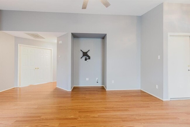 Building Photo - 1409 Molson Lake Dr
