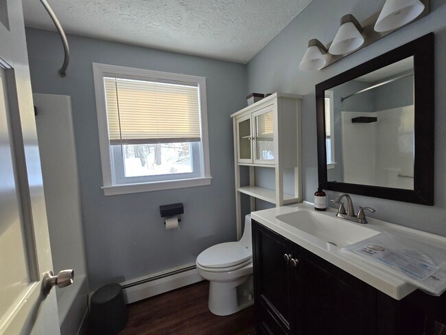 Building Photo - 53 Holmes Dr