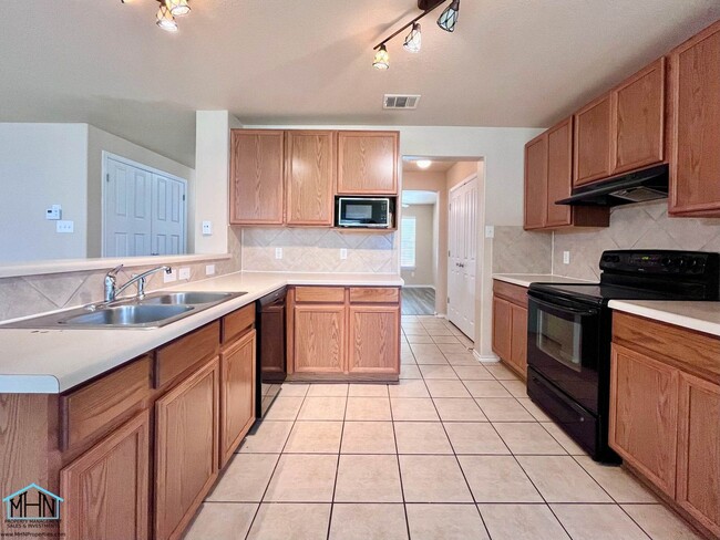 Building Photo - 4922 Celtic Cor