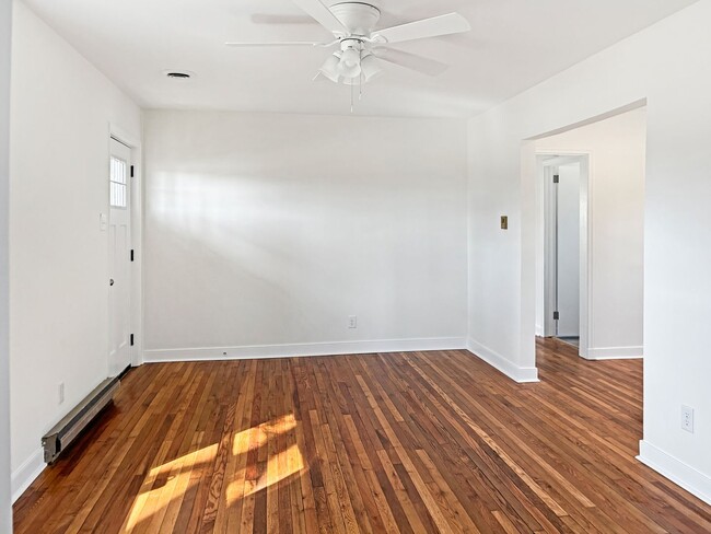 Building Photo - Adorable, Newly Remodeled Home in Henrico