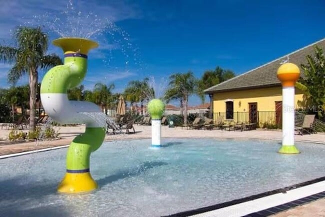 Building Photo - 8802 Bamboo Palm Ct