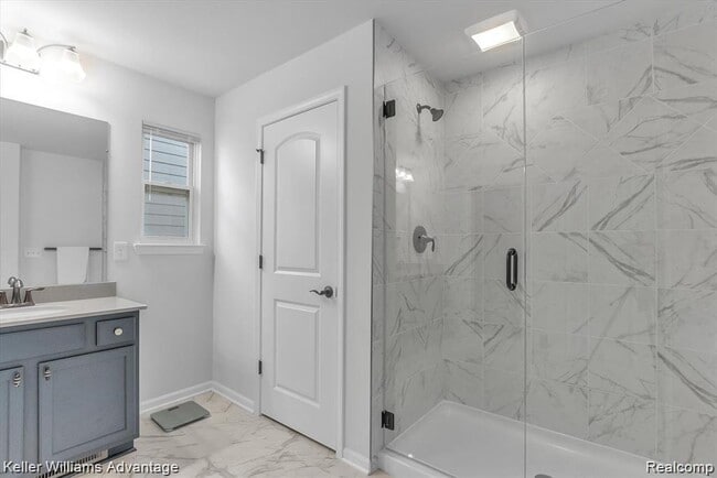 Building Photo - 48389 Fieldstone Dr