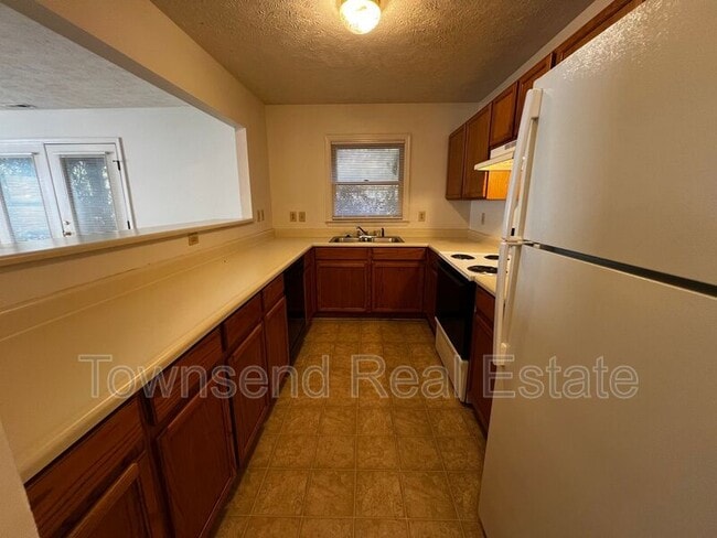 Building Photo - 1012 Ancestry Dr