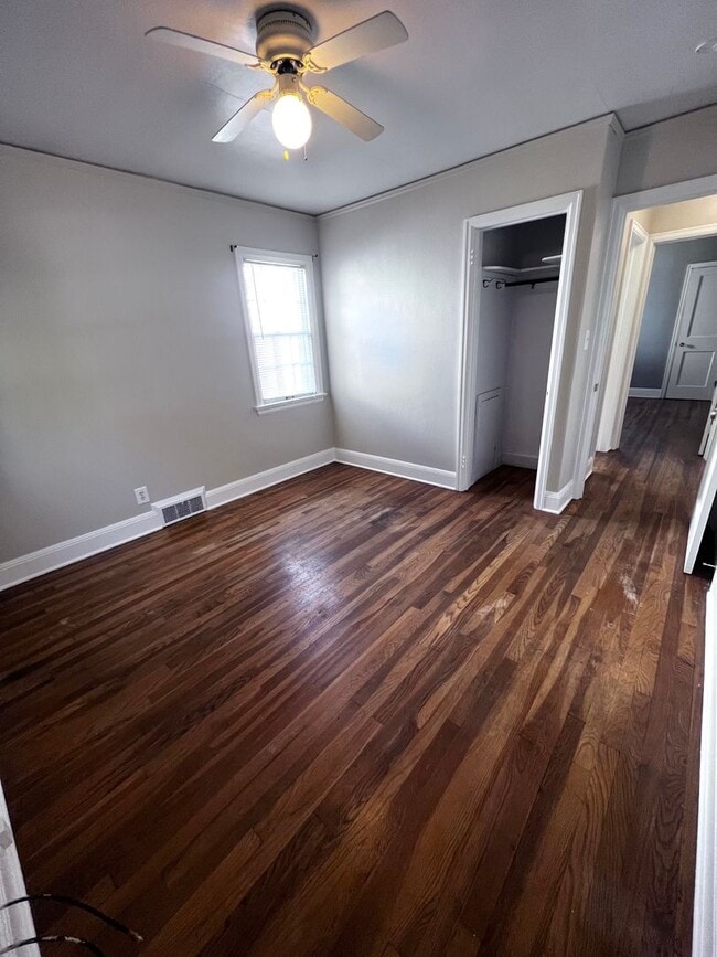 Building Photo - AVAILABLE JUNE 1ST: 4 bedroom 2 bathroom home!