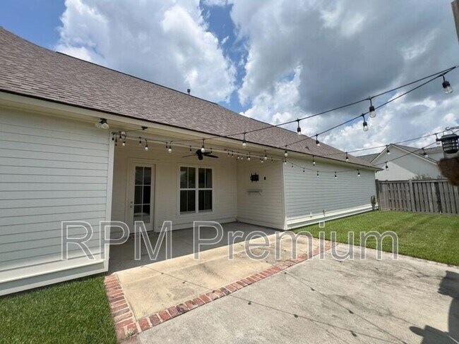Building Photo - 1271 Rockport St