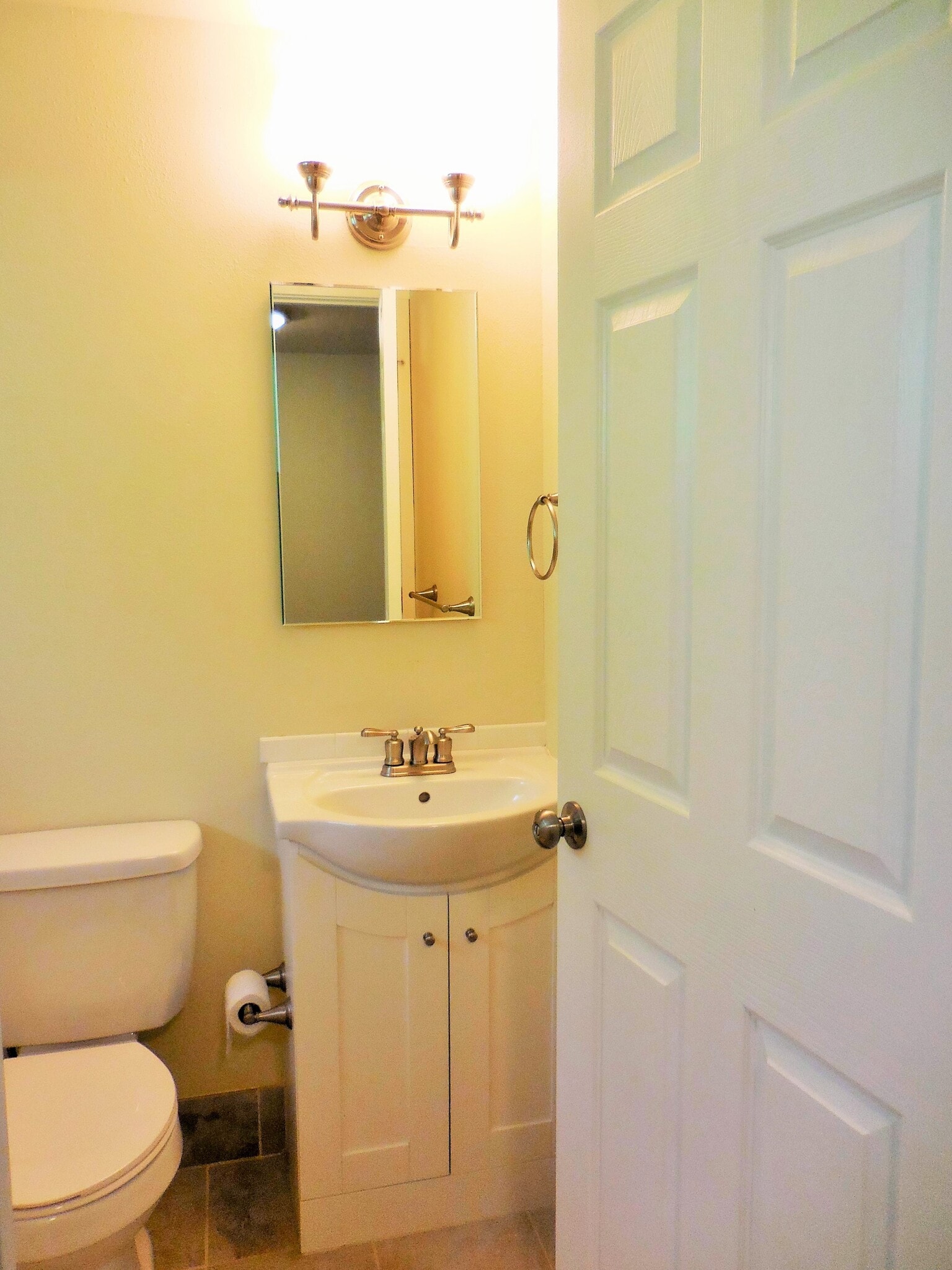 Full Bath - 3031 20th Avenue West