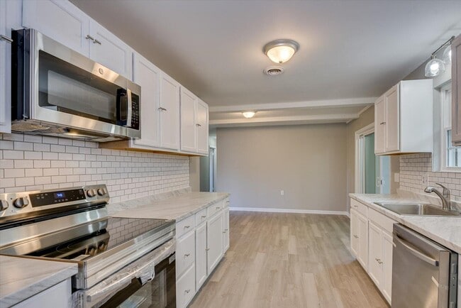 Building Photo - 3635 Spanish Trace Dr