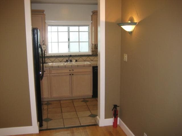 Building Photo - 1639 Carlson Ln