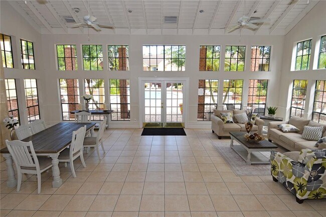 Building Photo - 8613 Mallard Reserve Dr