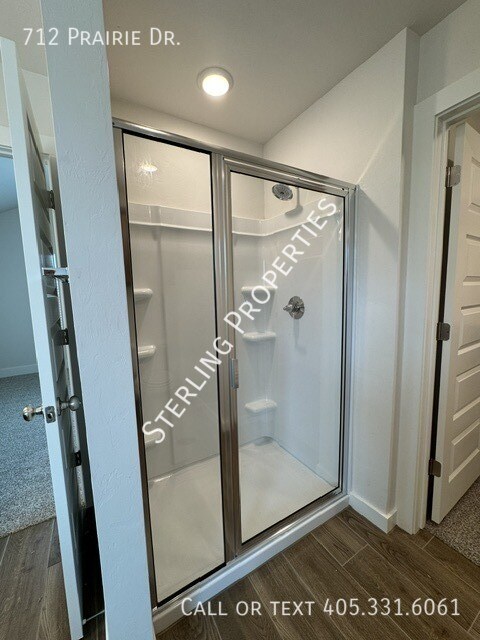 Building Photo - 712 Prairie Dr