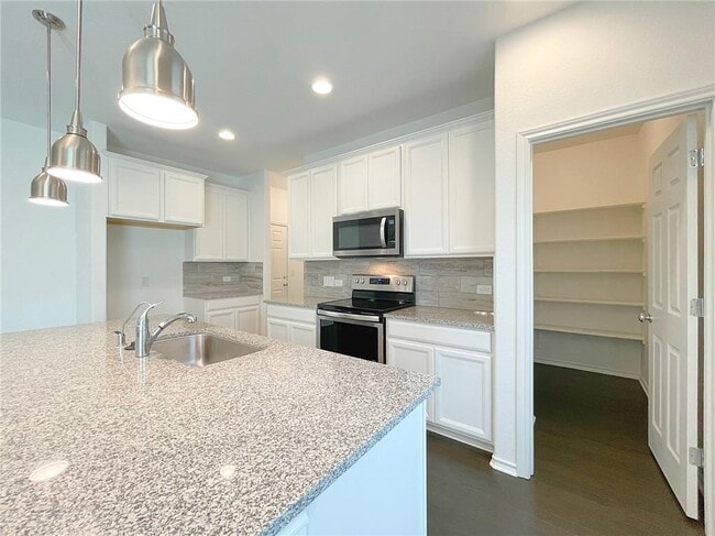 Building Photo - 13017 Titanium St