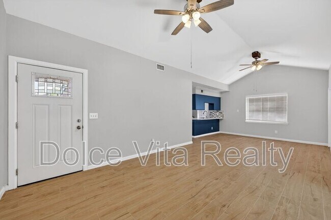 Building Photo - 2113 Gull Ave