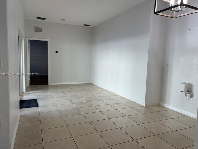 Building Photo - 6101 SW 159th Ct