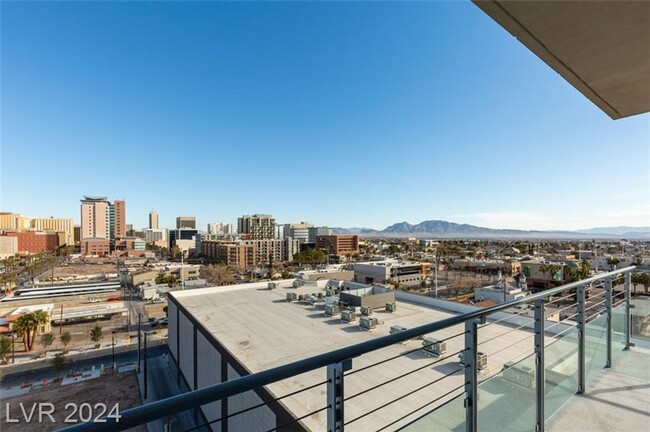 Building Photo - NEWPORT LOFTS--MAGNIFICENT PANORAMIC VIEWS...