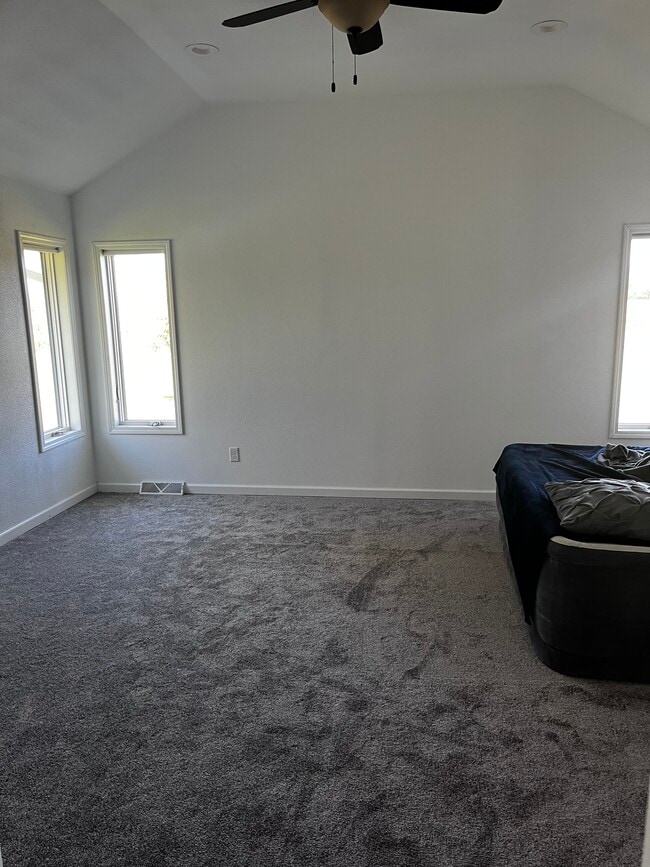 Master Bedroom (has walk in closet not pictured) - 5580 Springbrook Rd