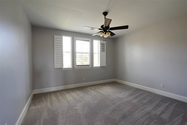 Building Photo - 32726 Tall Oaks Way