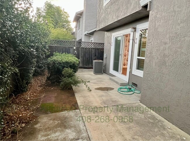 Building Photo - Almaden Townhome in Great Location! Pets N...