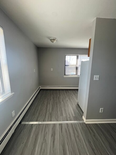 Building Photo - 65 Bulkeley Ave