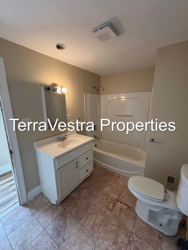 Building Photo - 2 Bed Single Family in Salem! Eligible for...