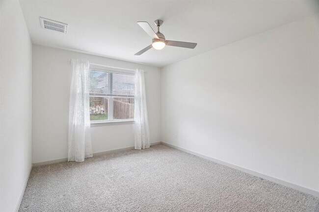 Building Photo - 8101 Linnie Ln