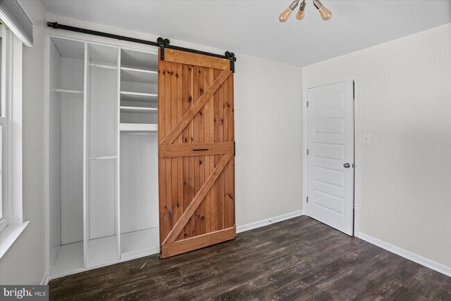 Building Photo - 10202 Daventry Dr