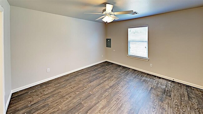 Building Photo - 4921 Avion Ct