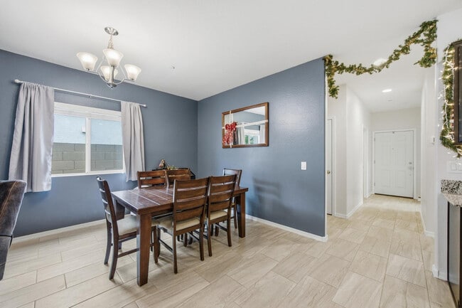 Building Photo - 21359 W Alvarado Rd