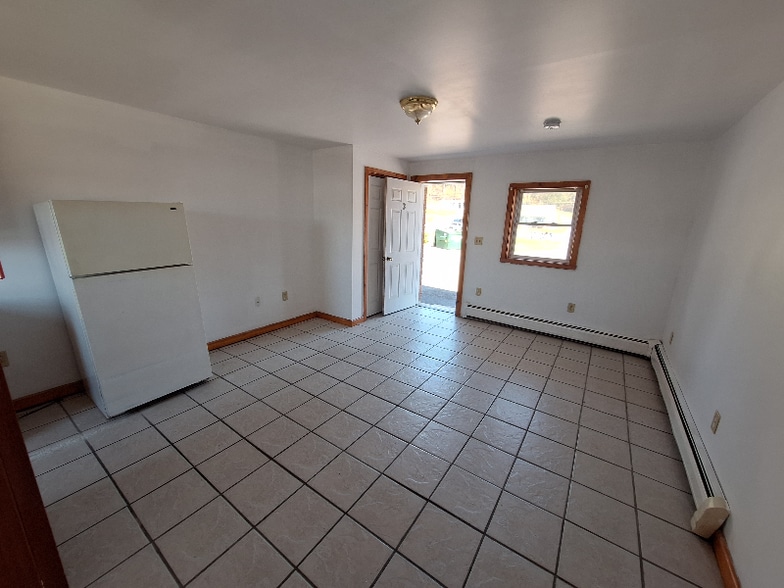 Building Photo - 2071 Ulster Ave