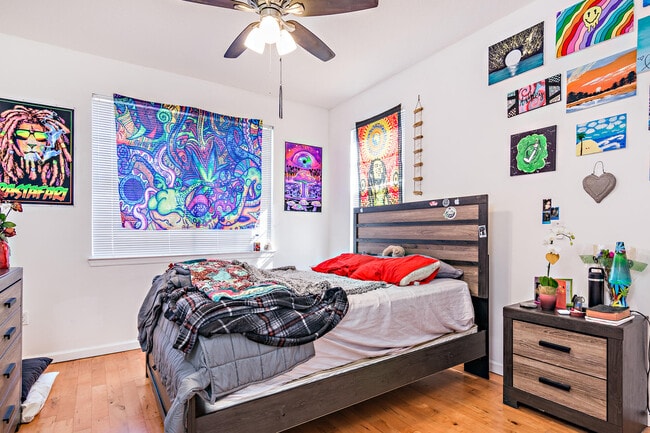 Building Photo - 5308 Myrtlewood Cir E