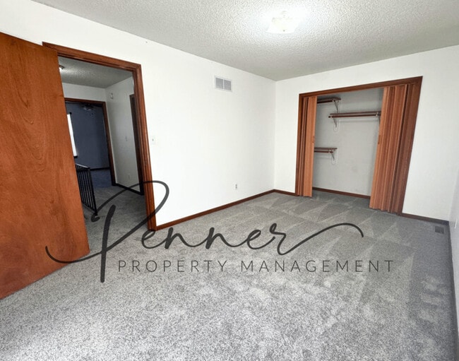 Building Photo - 18905 Lexington Rd