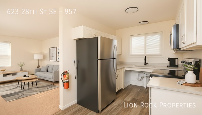 Building Photo - 623 28th St SE