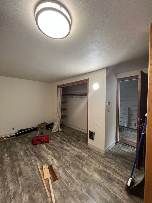 Building Photo - Reserve Now: Spacious, Newly Renovated 5-B...