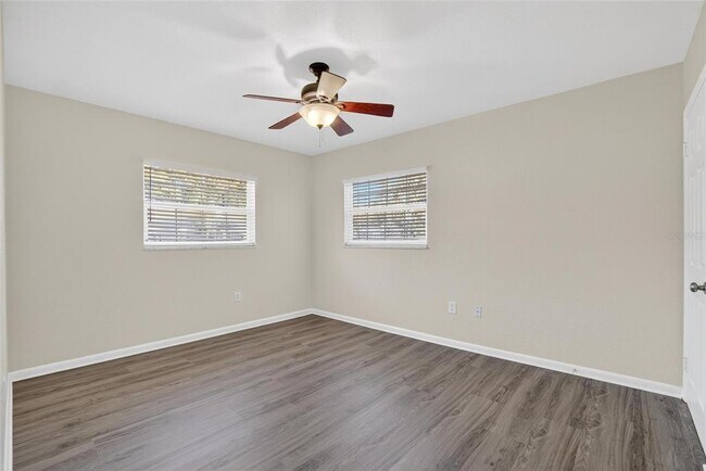 Building Photo - 311 NE 5th St