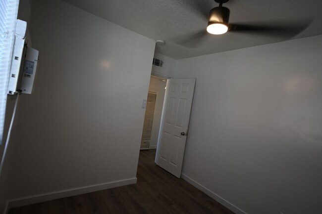 Building Photo - 378 N 13th St