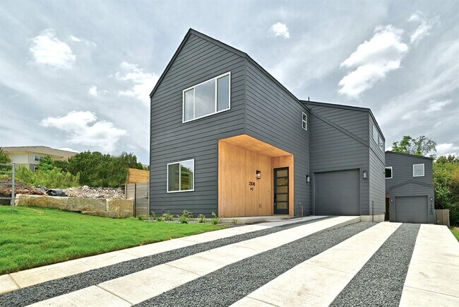 Building Photo - 2308 Maxwell Ln