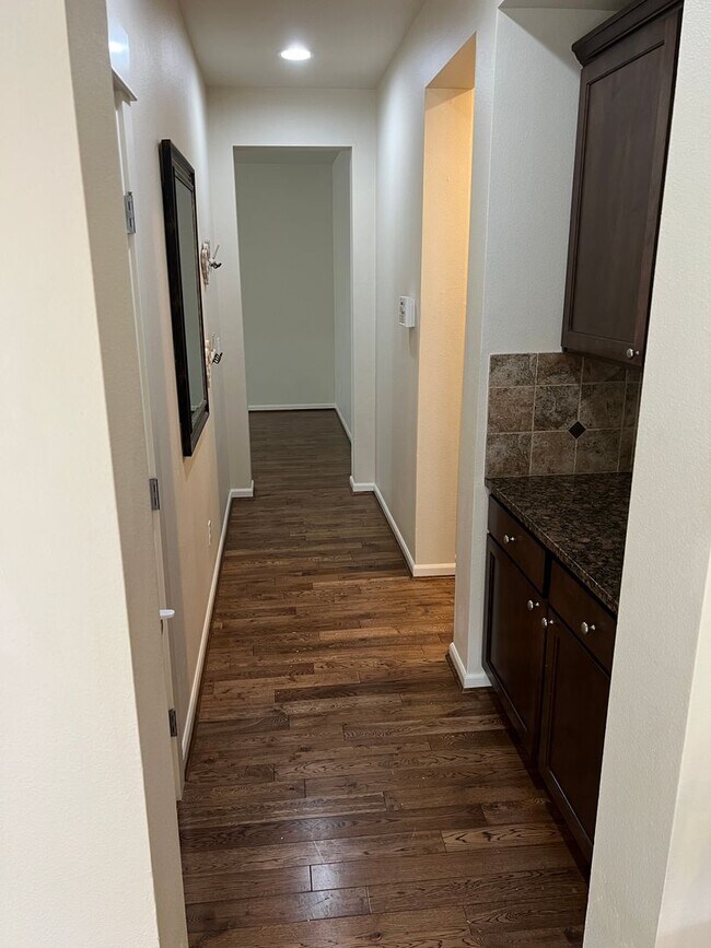 Building Photo - Spacious 5-Bed, 2.5-Bath Single-Family Home in Redmond