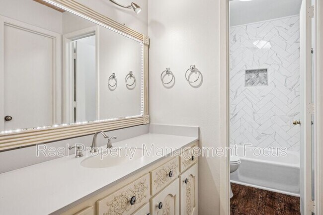 Building Photo - 2029 Whippoorwill Ln
