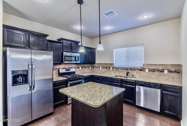 Building Photo - 6723 Boulder Canyon Ln