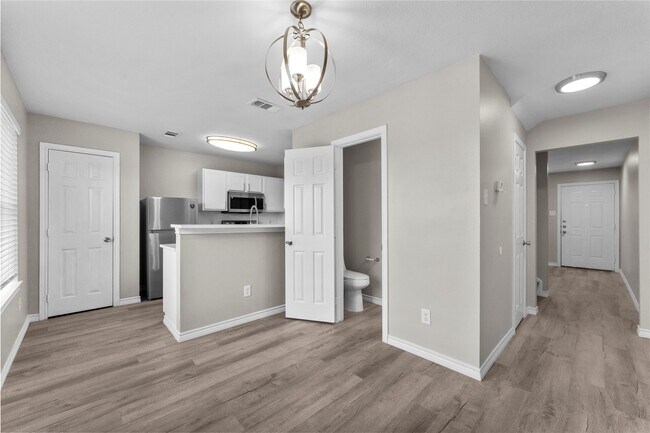 Building Photo - 105 Green Isle Ave