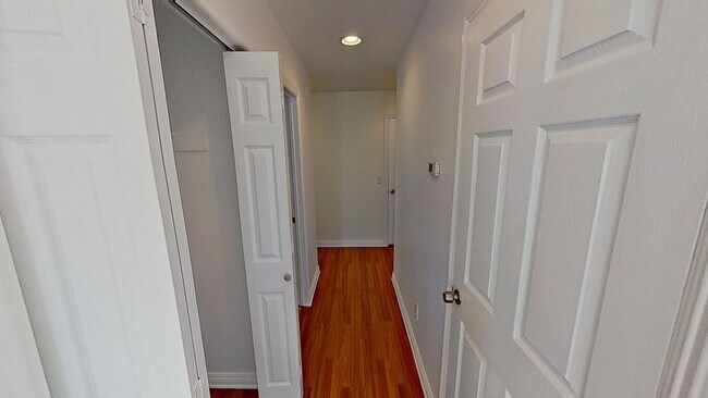 Building Photo - 415 W De La Guerra St