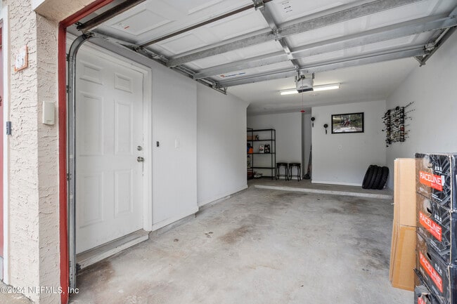 Building Photo - 10075 Gate Pkwy N